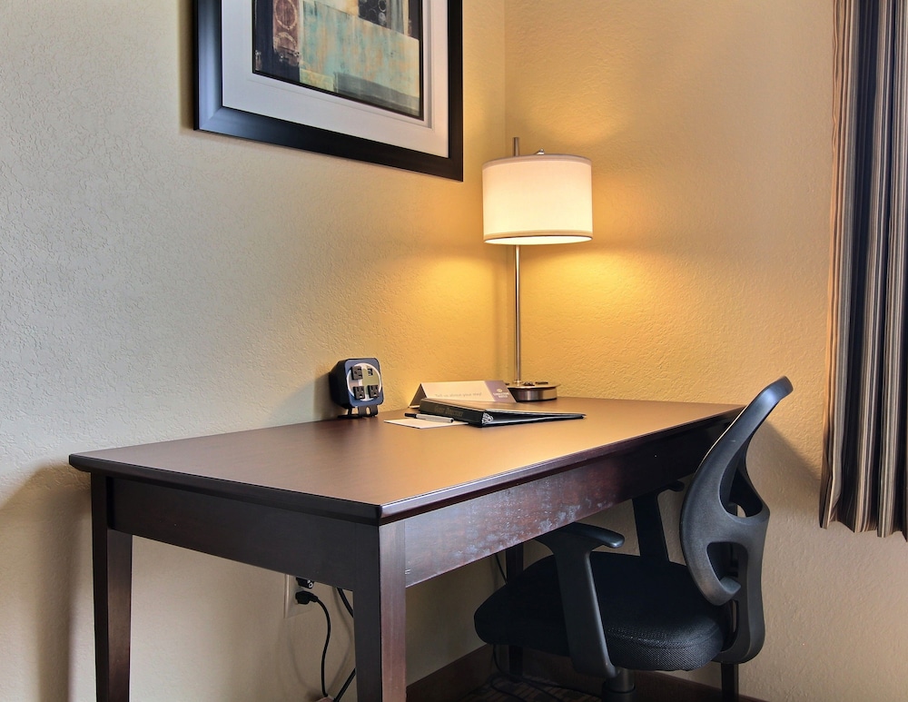 Cobblestone Inn & Suites Linton - photo 18