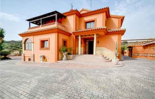 6 Bedroom Awesome Home In Estepona — 4-Star Luxury Hotel in Estepona, Spain