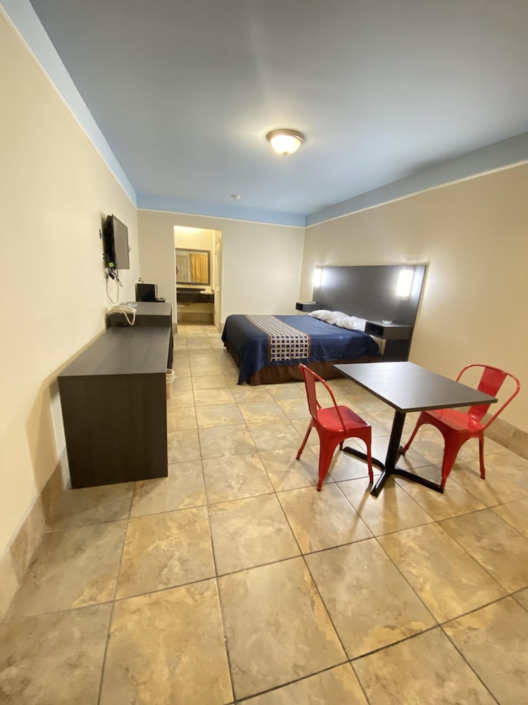 Texas Inn and Suites McAllen at La Plaza Mall and Airport - featured photo