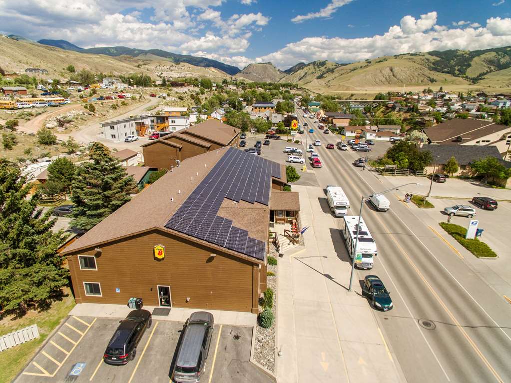 Super 8 by Wyndham Gardiner Yellowstone Park Area - photo 23