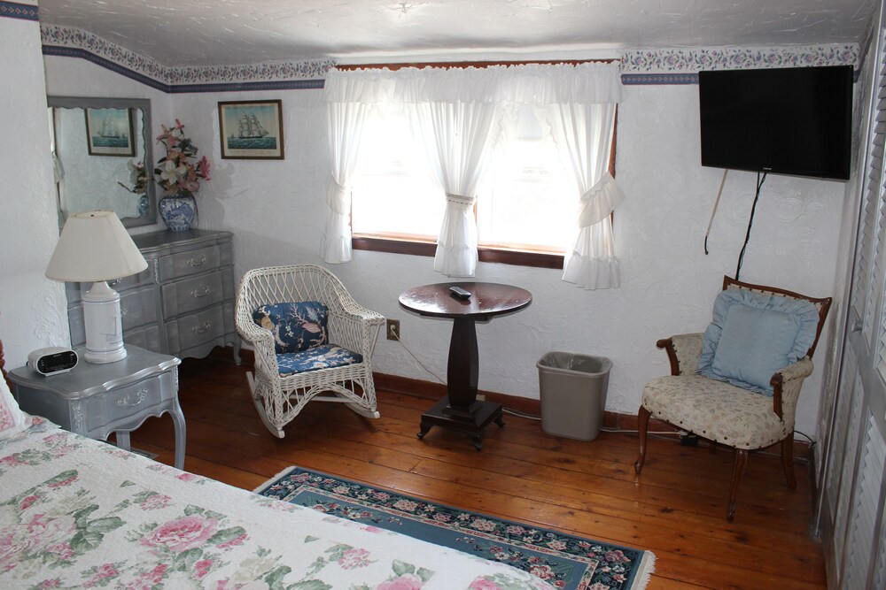 Sea Breeze Inn - photo 2