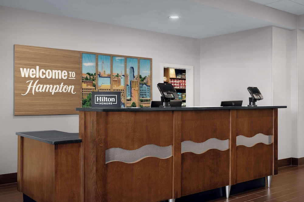 Hampton Inn & Suites Lynchburg - photo 4