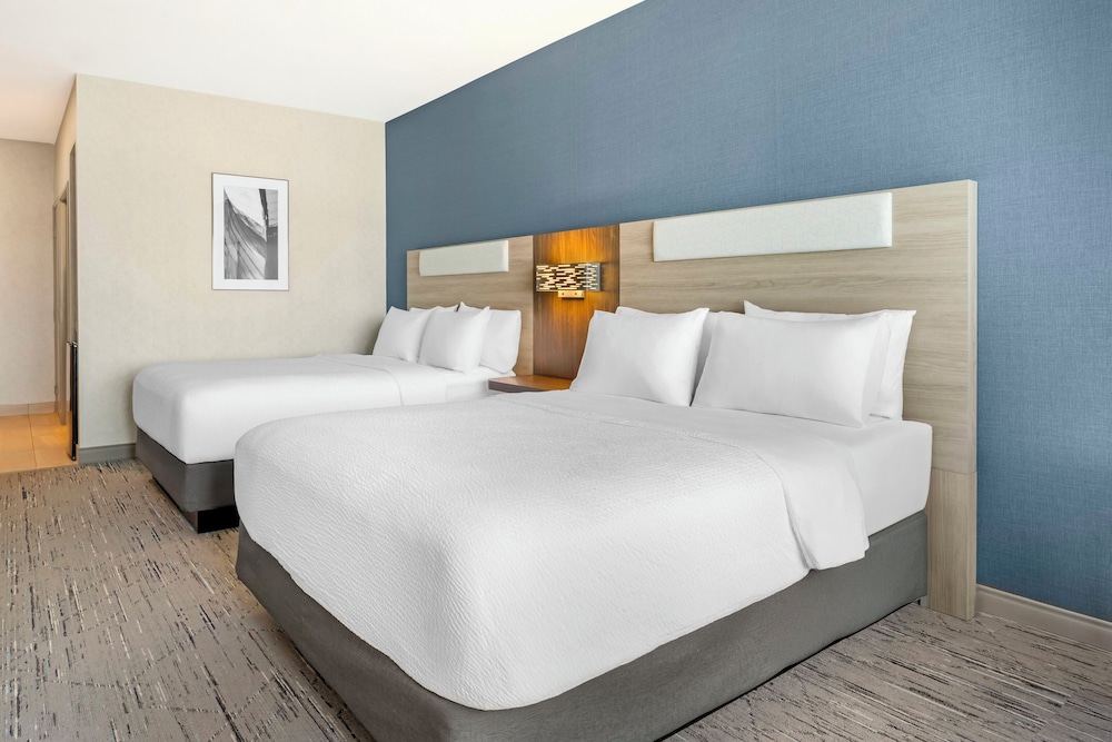 Holiday Inn Express & Suites Astoria by IHG - photo 22