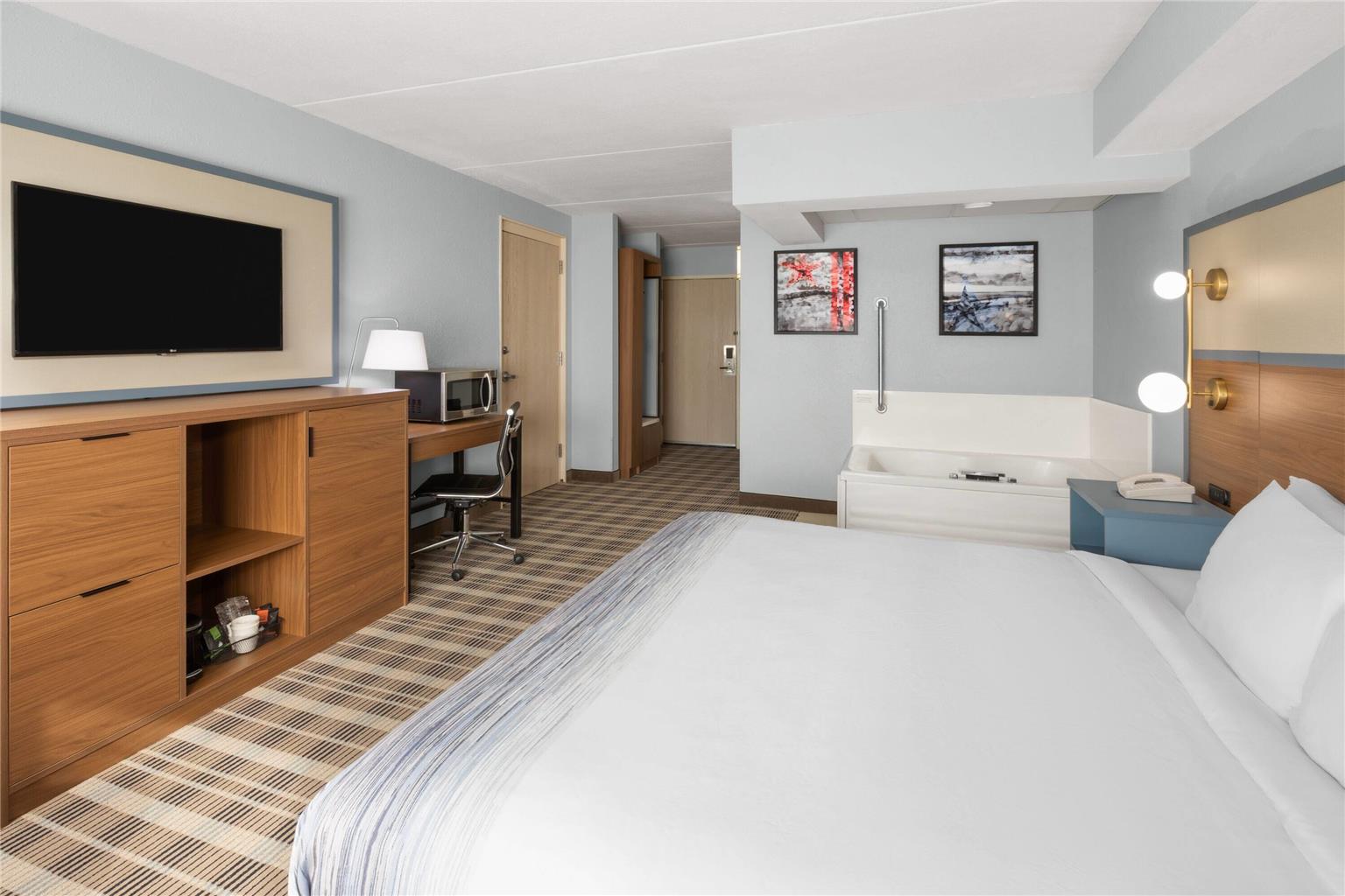 AmericInn by Wyndham Douglas Saugatuck - photo 34
