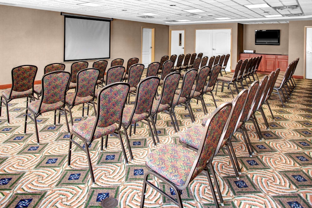 Hampton Inn Coldwater - photo 24