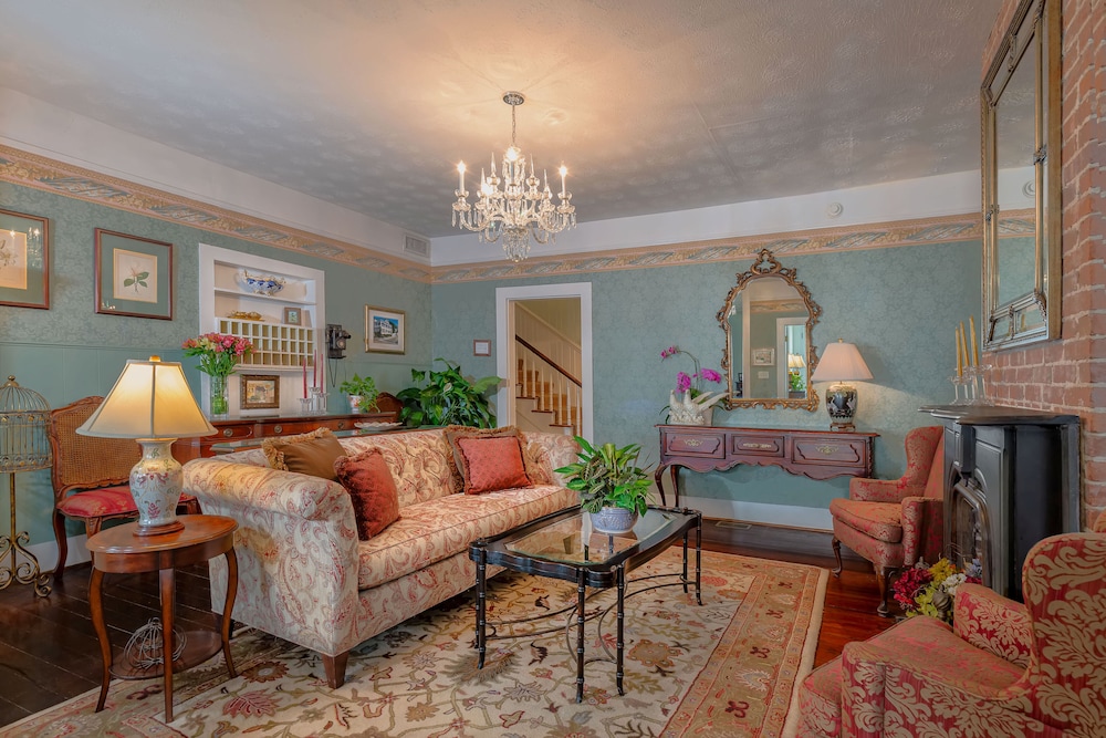 The Kenwood Inn - photo 6
