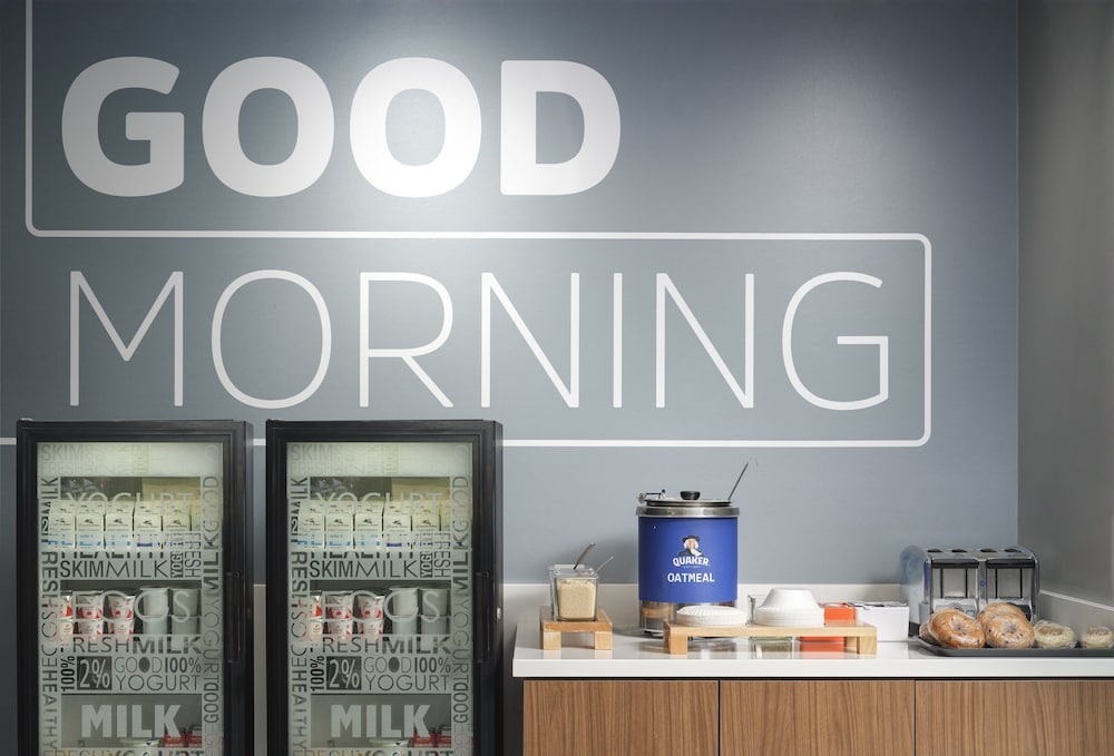 Holiday Inn Express Hotel & Suites Peru Lasalle Area by IHG - photo 56