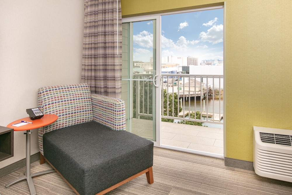 Holiday Inn Express Hotel & Suites Seaside Convention Center by IHG - photo 26