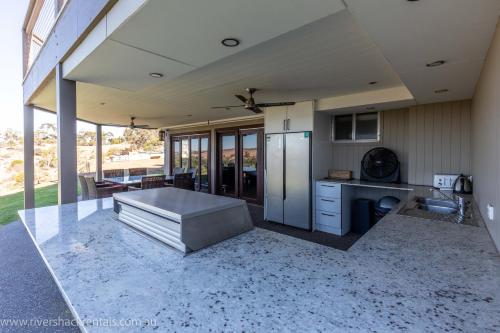 Willowdene Shack 8 Aruma River Resort - last minute hotel in Unknown City