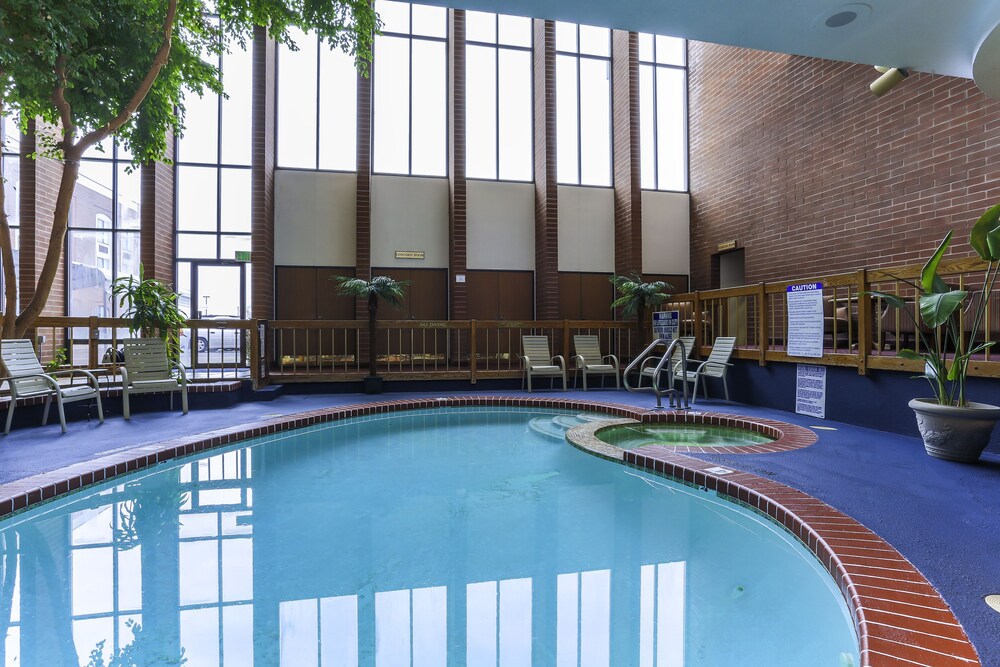 Airport Inn Hotel - photo 24