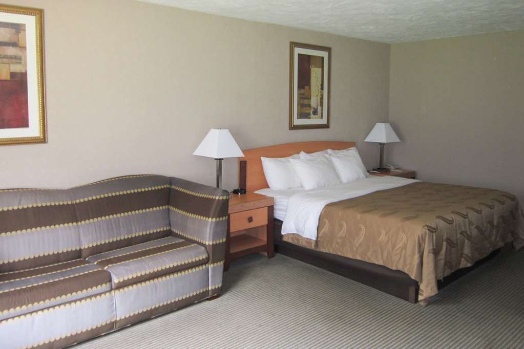 Quality Inn Nashville Bloomington - photo 12