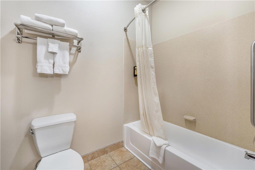 Best Western Plus Eastgate Inn & Suites - photo 38