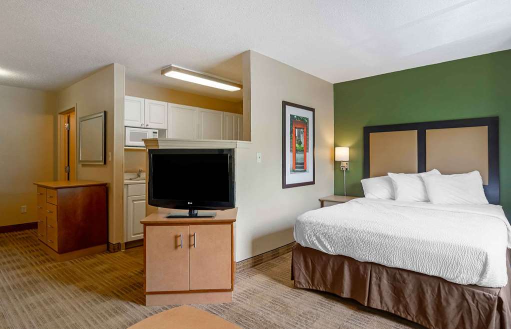 Extended Stay America Select Suites Tampa Airport Memorial - photo 18