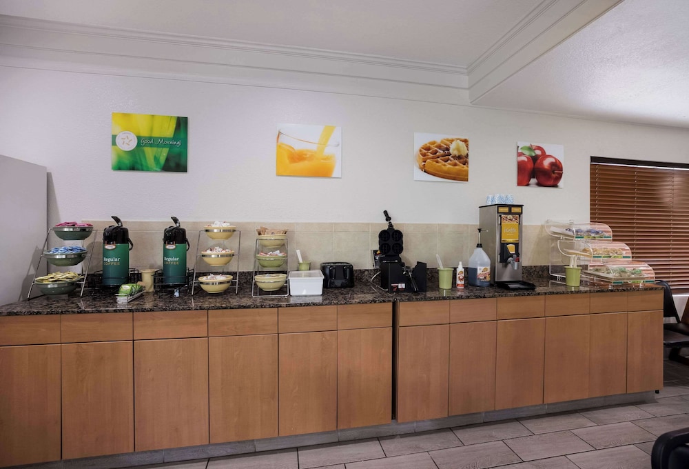 Quality Inn Tallahassee near University - photo 35