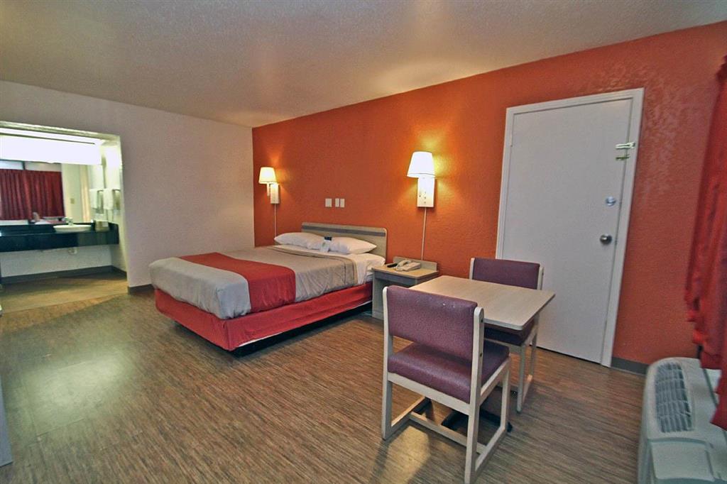 Motel 6 Sallisaw OK - photo 5