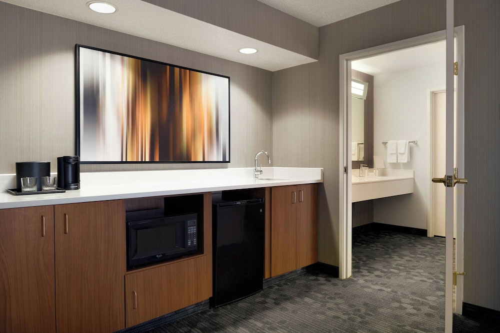 Courtyard by Marriott Dayton Beavercreek - photo 8