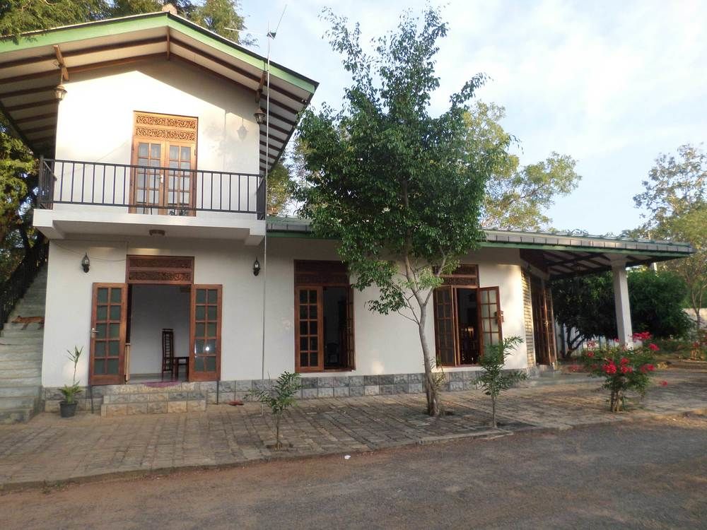 Vista Rooms Lokuge Grand in Kataragama, Sri Lanka
