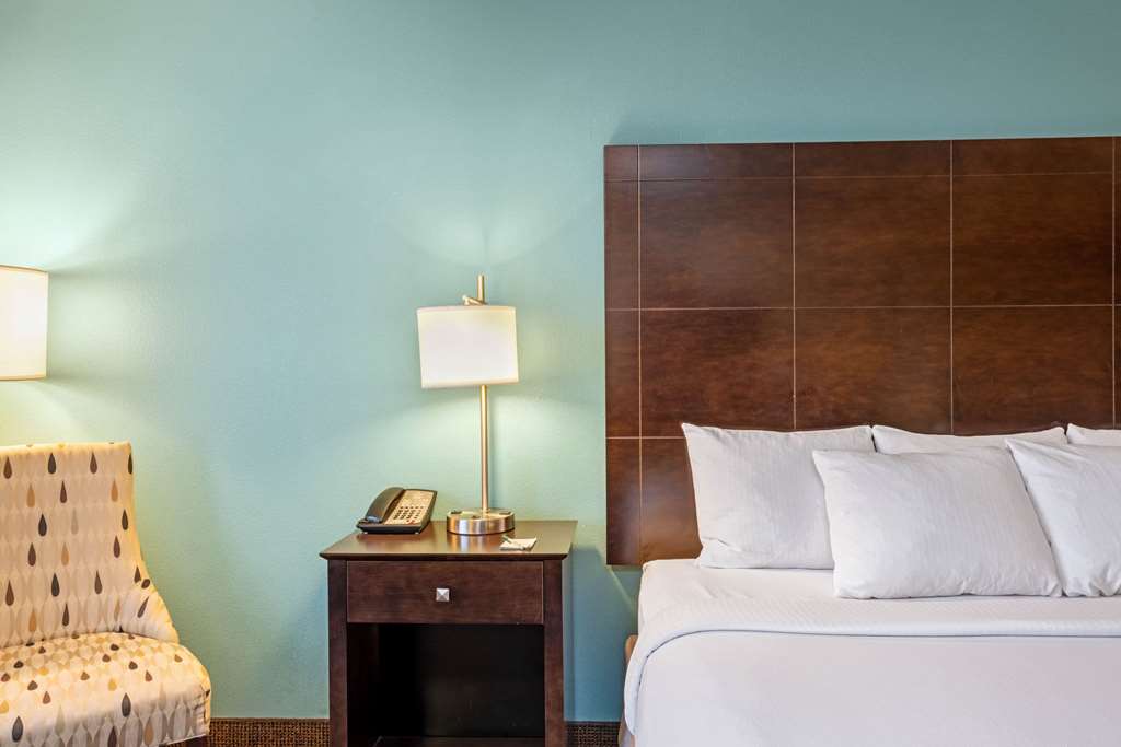La Quinta Inn & Suites by Wyndham Boise Airport - photo 23