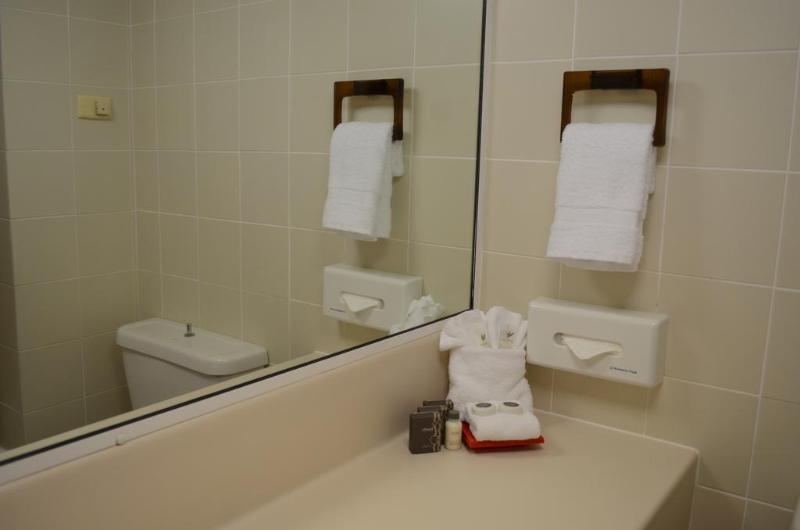 Acacia Court Hotel — Cairns North