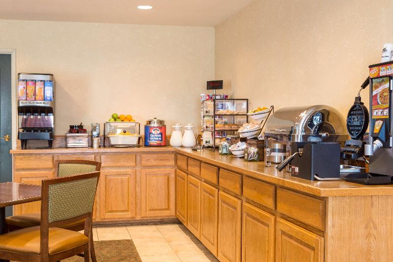 Country Inn & Suites by Radisson Nevada MO - photo 26