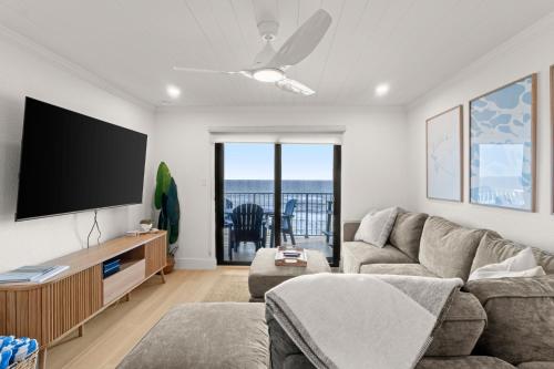 HA508 Top floor 11 condo with beautiful ocean views — 4-Star Luxury Hotel in Edgewater, United States