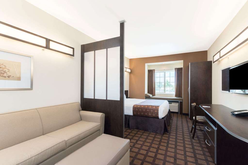 Microtel Inn and Suites Eagle Pass - photo 11
