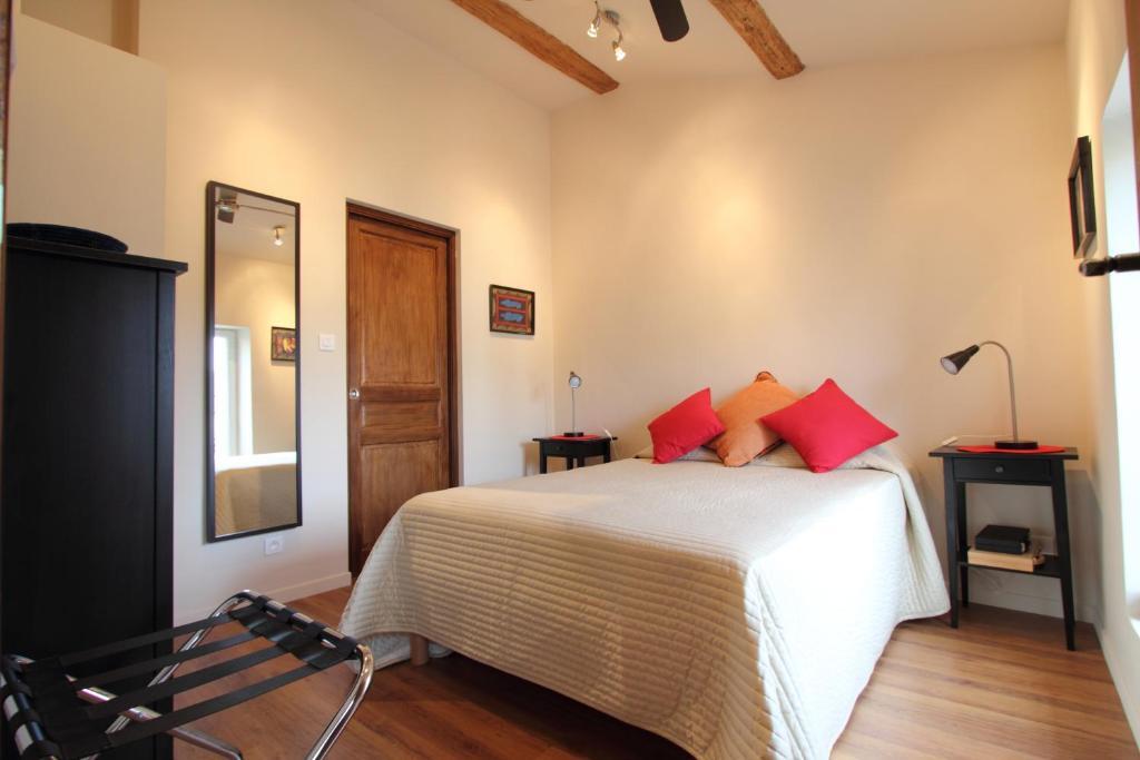Gites de Gabrielle — 4-Star Luxury Hotel in Capestang, France