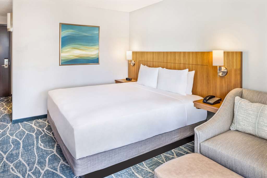 Hyatt Place Waikiki Beach - photo 34