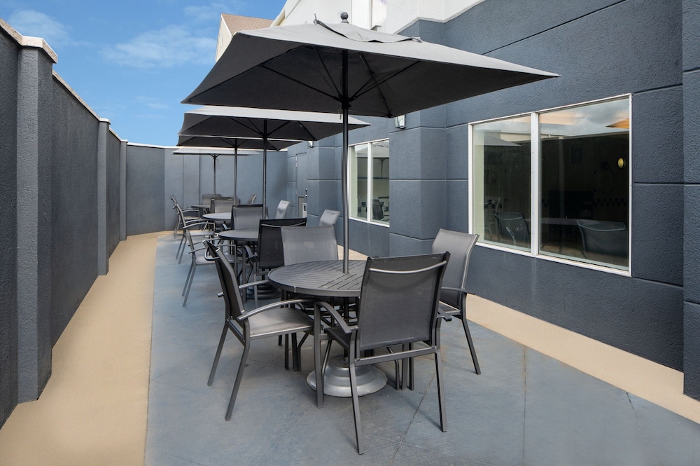 Fairfield Inn & Suites by Marriott Gulfport - photo 31