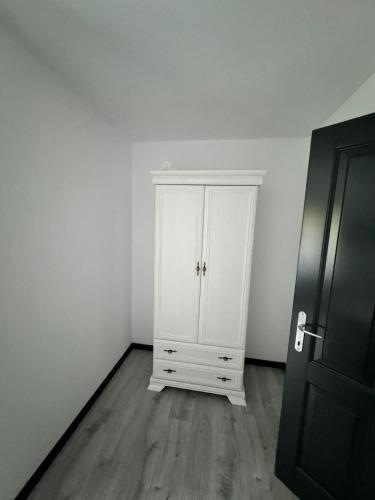 La Ilie la spălătorie — Brosteni — photo 2