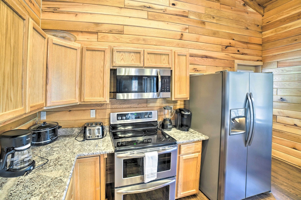 Woodsy Mountain Cabin: 2 Mi to Angel Fire Resort in Angel Fire, United States