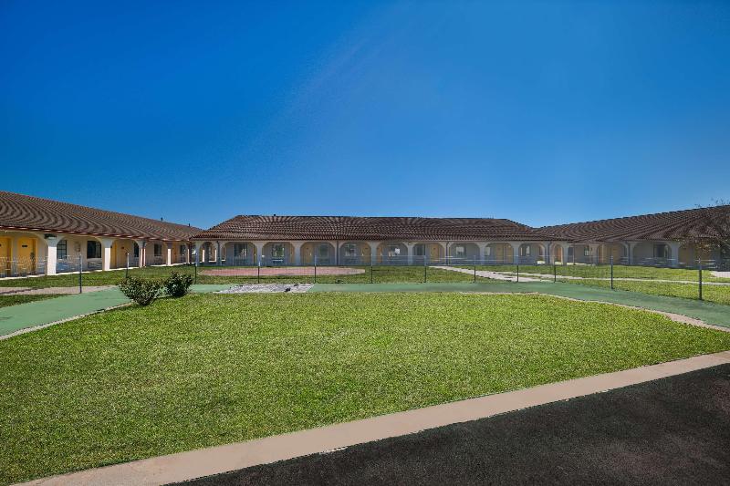 Americas Best Value Inn Bonham - photo 6