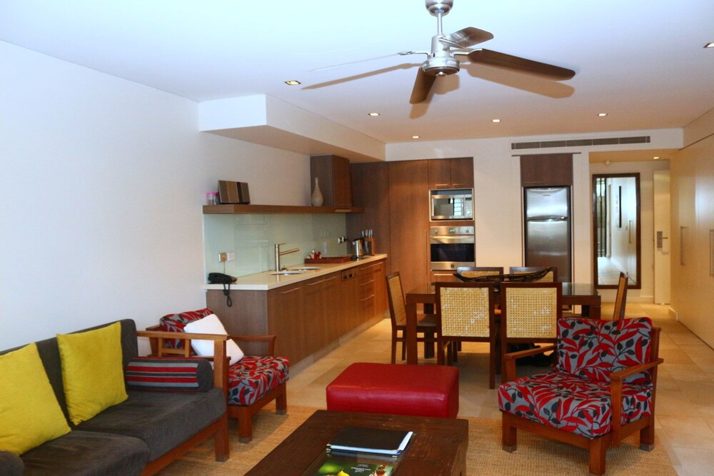 Private Sea Temple Apartment 422 — 4-Star Luxury Hotel in Palm Cove, Australia