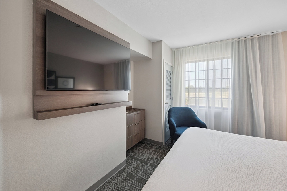 Staybridge Suites Sacramento Woodland - photo 49