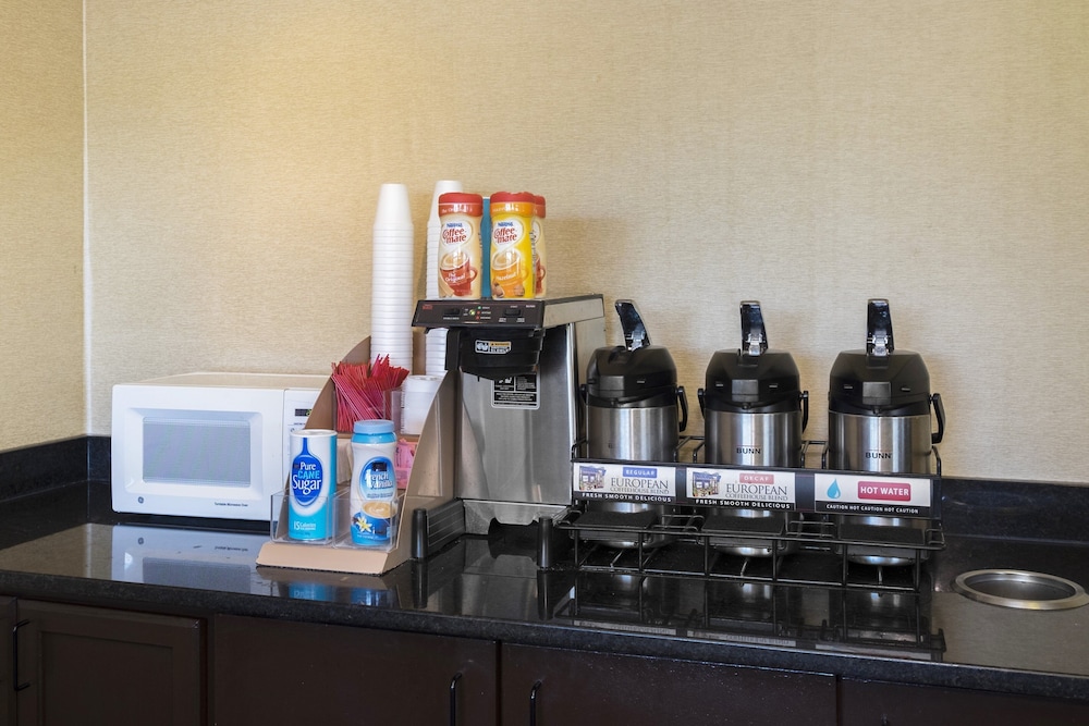 Red Roof Inn Cincinnati Sharonville - photo 2