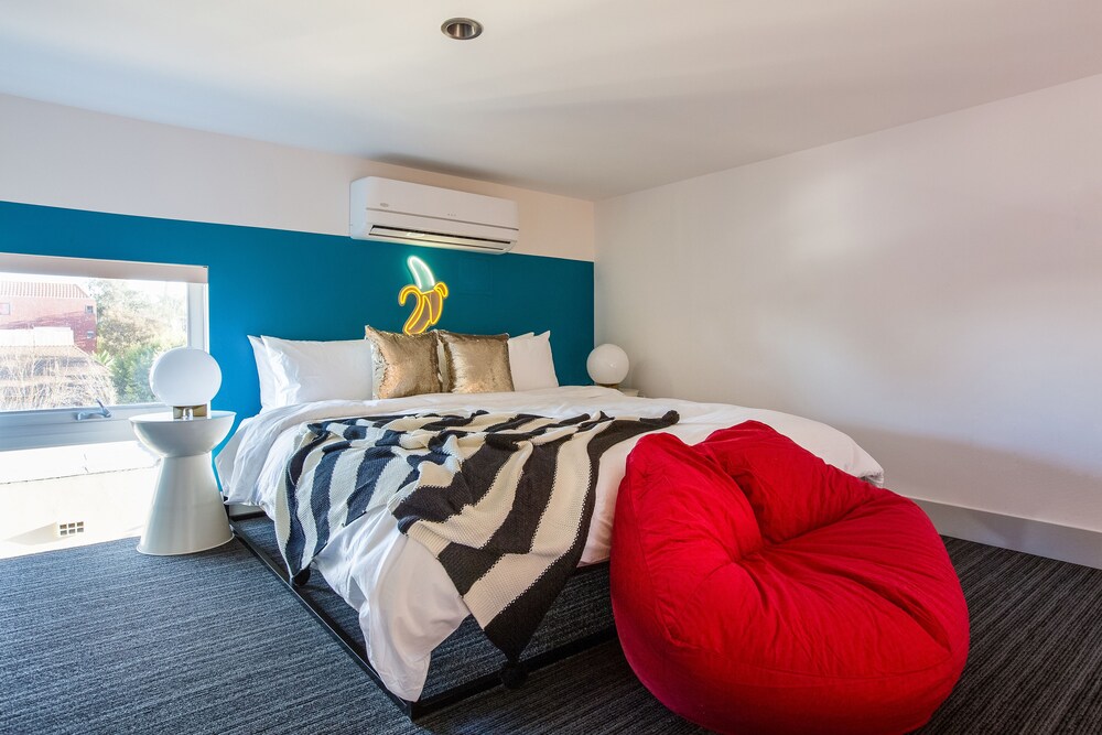 Lively Studio in Hillcrest by Sonder - photo 9