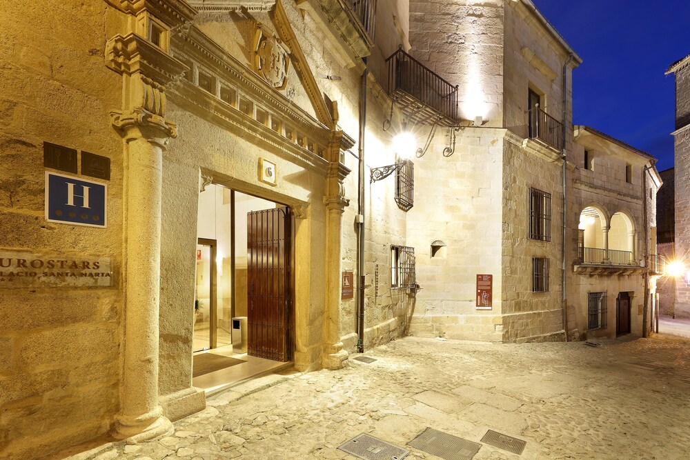 Eurostars Palacio Santa Marta — 4-Star Luxury Hotel in Trujillo, Spain