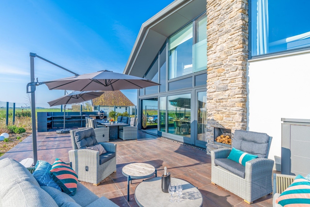 Natuurvilla 18 Waswaal — 4-Star Luxury Hotel in De Koog, Netherlands