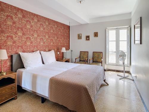 Appartement Carcasses — 4-Star Luxury Hotel in Carcassonne, France