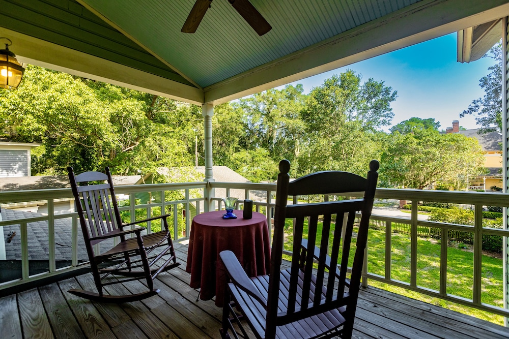 Camellia Rose Inn - photo 18