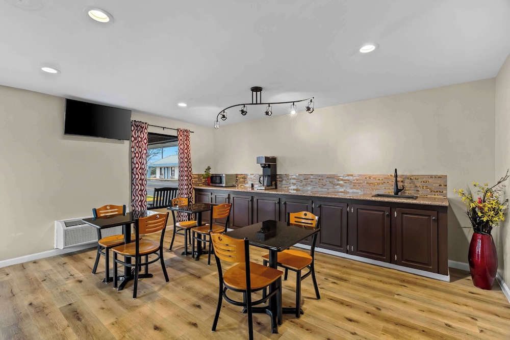 Rodeway Inn & Suites Brookhaven MS - photo 25