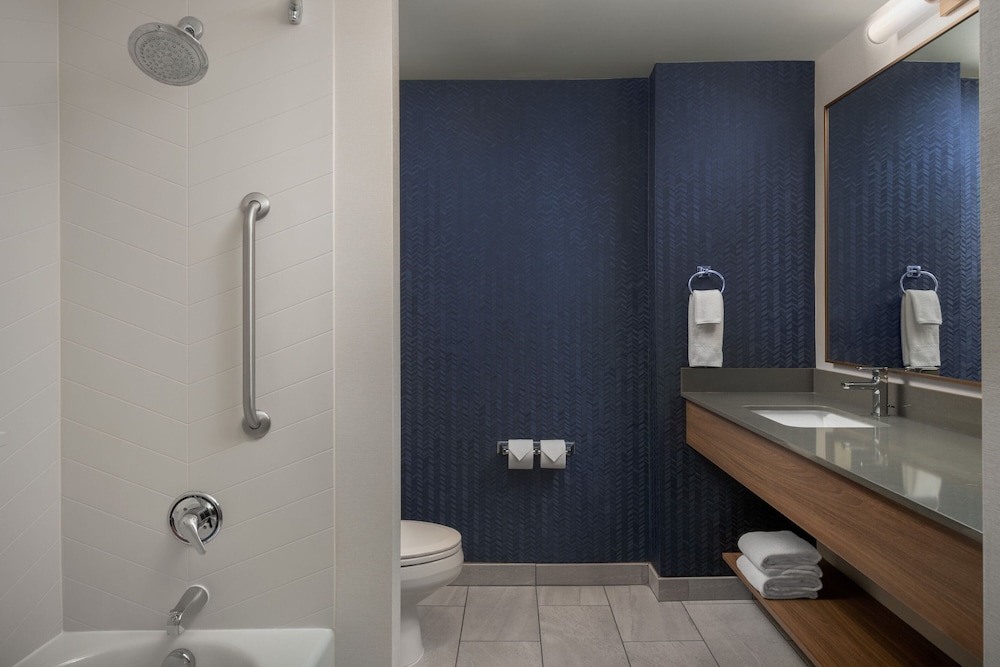 Fairfield Inn & Suites by Marriott Roanoke Hollins I 81 - photo 22