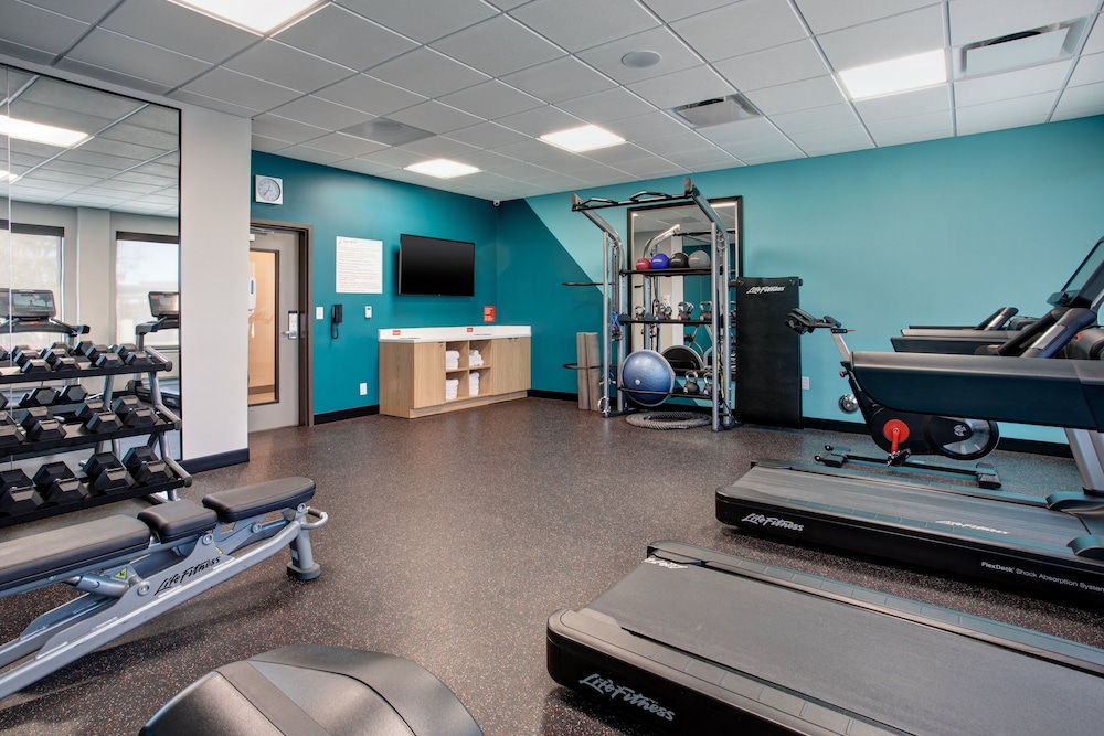 avid hotel Detroit Warren by IHG - photo 23