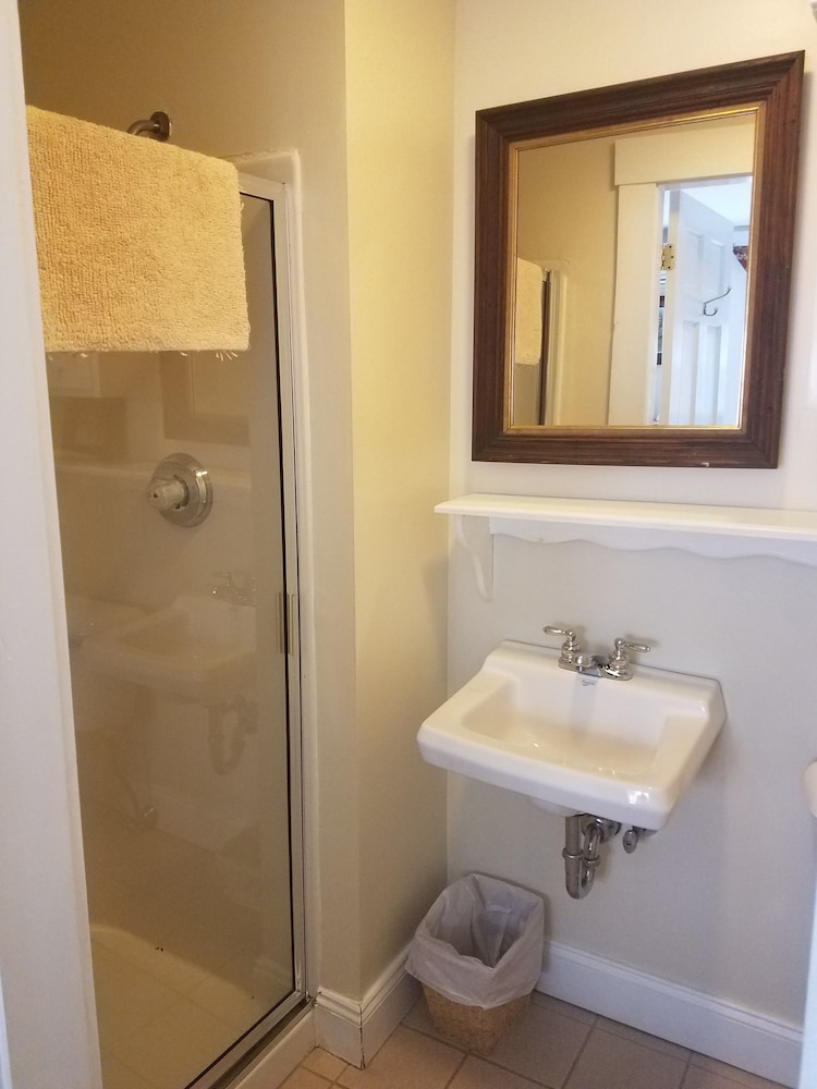 Tilton Inn - photo 28