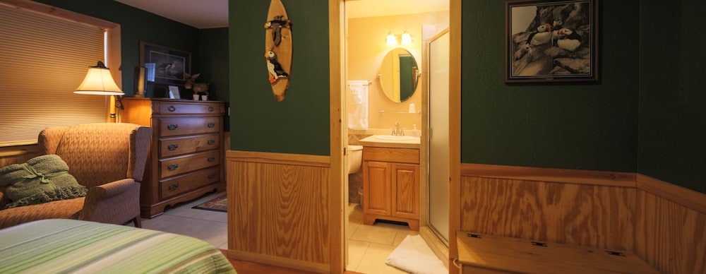 Sea Parrot Inn - photo 14