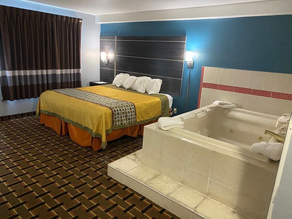 Faribault Hometown Inn & Suites - photo 14