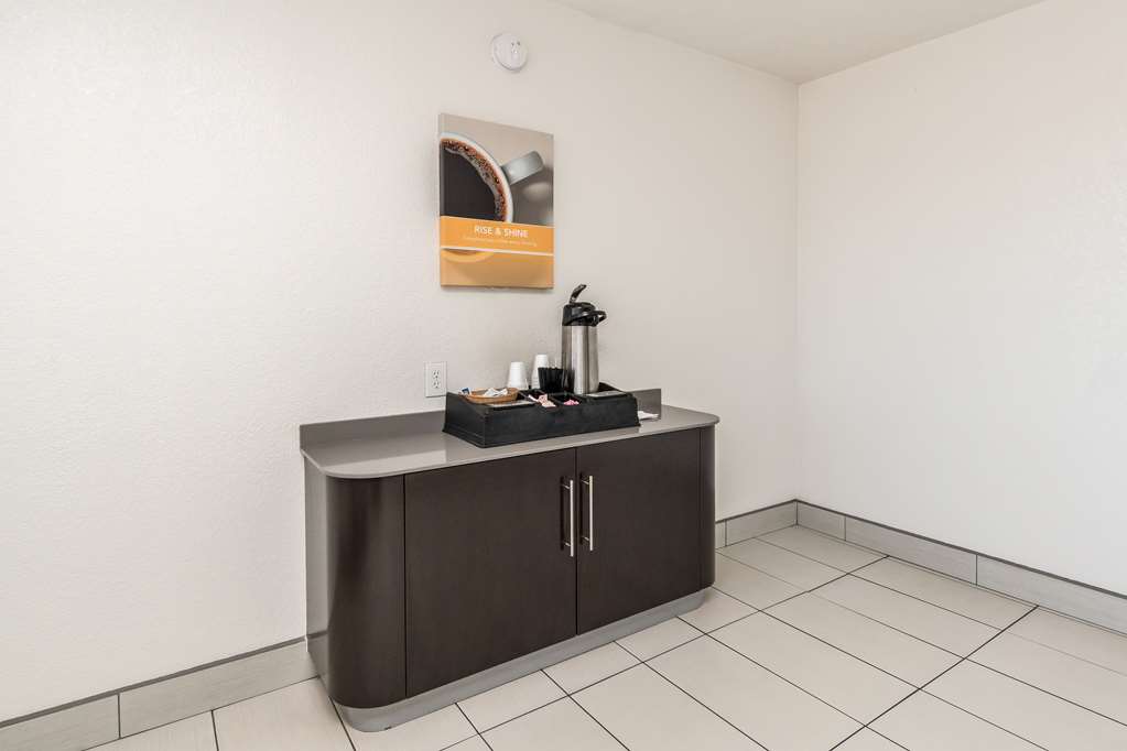 Motel 6 Fort Worth TX North - photo 23