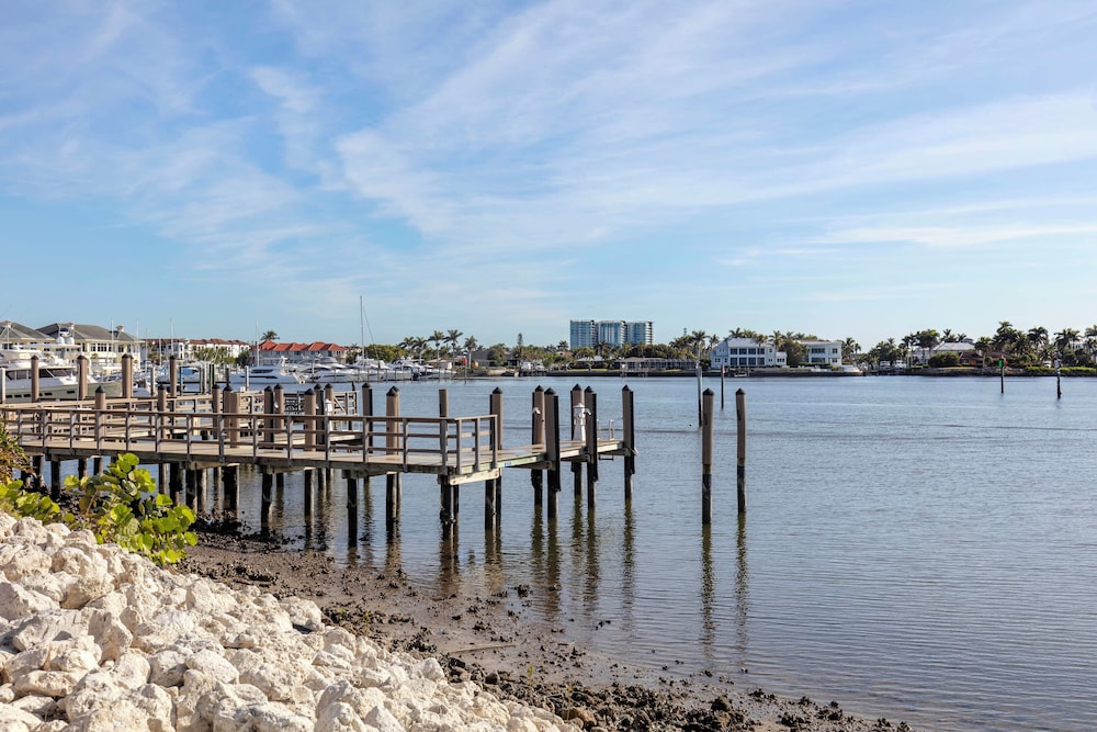 Hilton Vacation Club Charter Club Naples Bay - photo 22