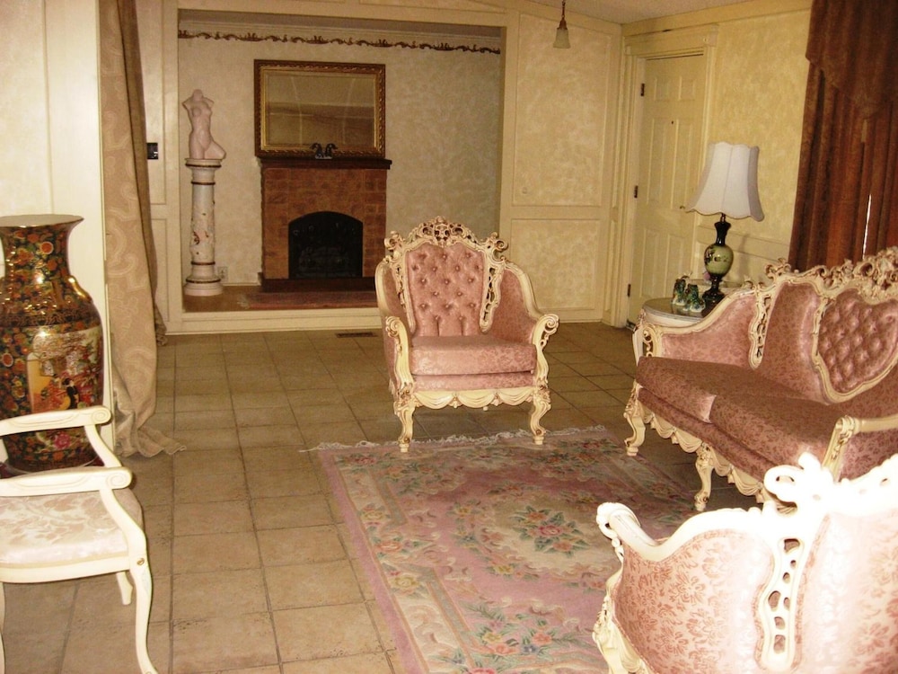 Shady Lady Bed & Breakfast - photo 15