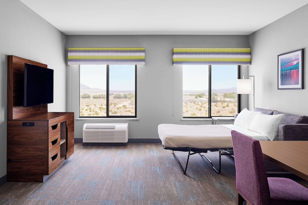 Hampton Inn & Suites Ridgecrest - photo 25